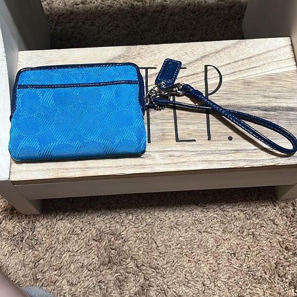 Coach wallet wristlet - Picture 2 of 4